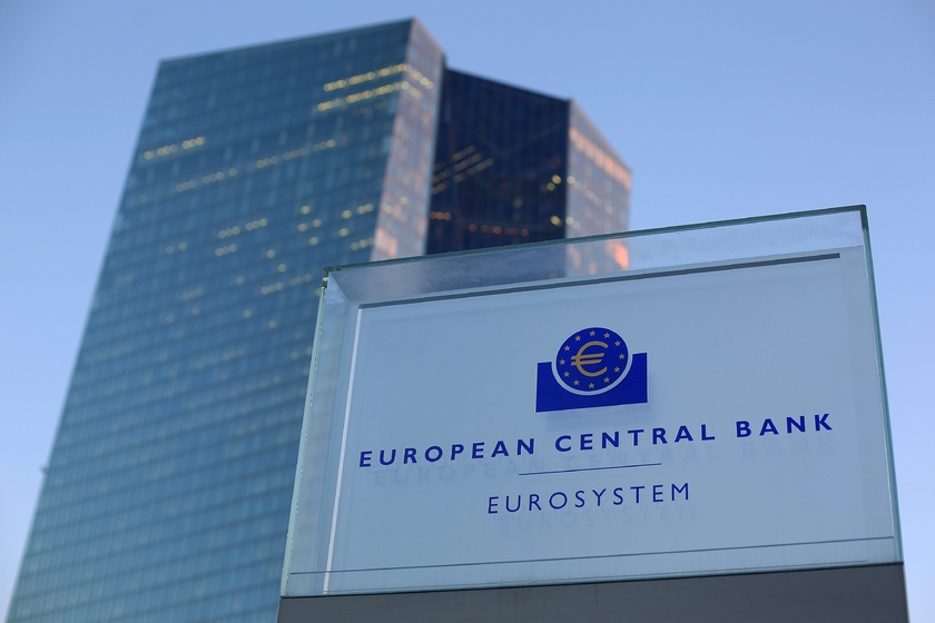 Европейский Центробанк впервые за 11 лет повысил ставку
