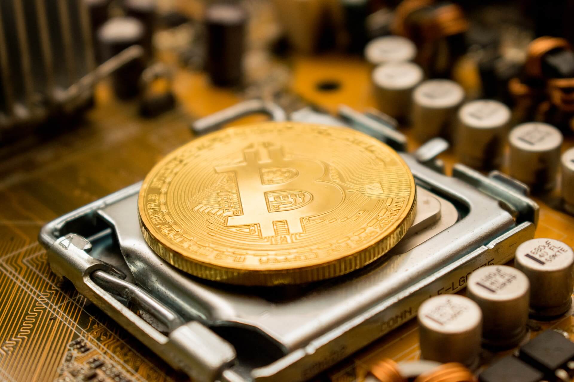 Себестоимость добычи Bitcoin упала до $13 000