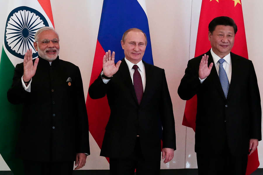 Китай и Индия сократили закупки российской нефти на 30%