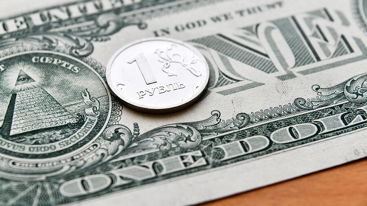 Из-за повышенного спроса на наличные доллары произошел скачок курса в обменниках