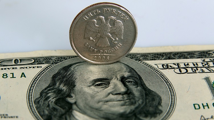 Торги долларом на Мосбирже могут быть остановлены санкциями