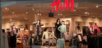 Очереди в H&M в Москве и Питере растут третий день подряд