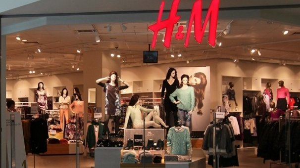 Очереди в H&M в Москве и Питере растут третий день подряд