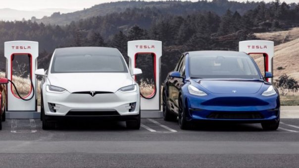 Электромобили Tesla показали низкую надёжность