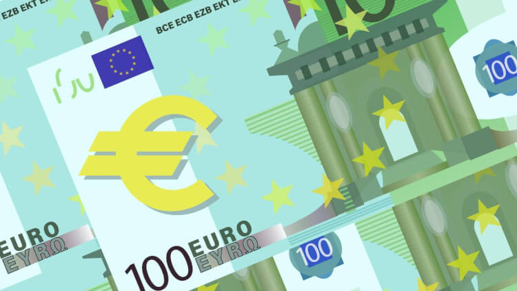 Стоит ли покупать евро в феврале 2023 года?