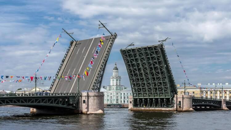 Рейтинг самых красивых городов России в 2023 году: Санкт-Петербург
