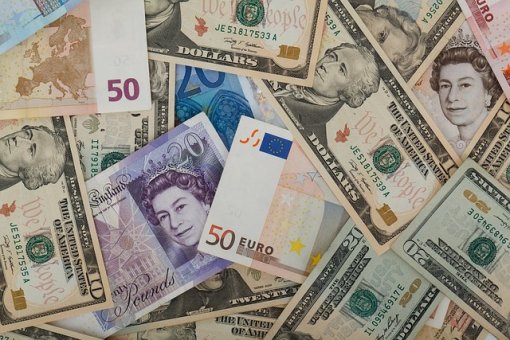 Курс доллара первый раз за год превысил 79 ₽, евро - 86 ₽
