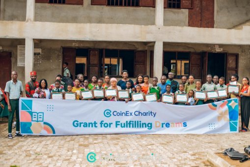 Доставляя любовь и защищая мечты: как CoinEx Charity расширяет возможности студентов в Нигерии